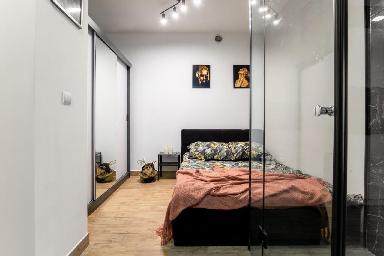 Wyjatkowy Apartament Z Prysznicem Posrodku Na Wyjatkowe Wieczory - Dostep Na Kod, Parking Lodz  Luaran gambar
