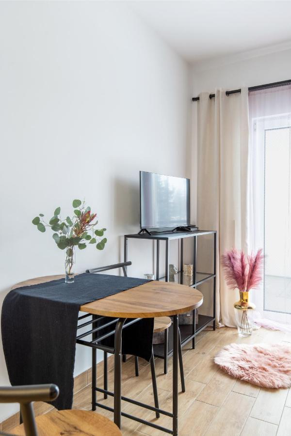 Wyjatkowy Apartament Z Prysznicem Posrodku Na Wyjatkowe Wieczory - Dostep Na Kod, Parking Lodz  Luaran gambar